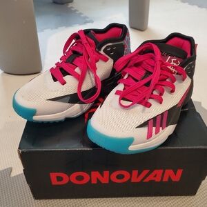 D.O.N. Issue 4C Adidas Marvel Kids Sneakers